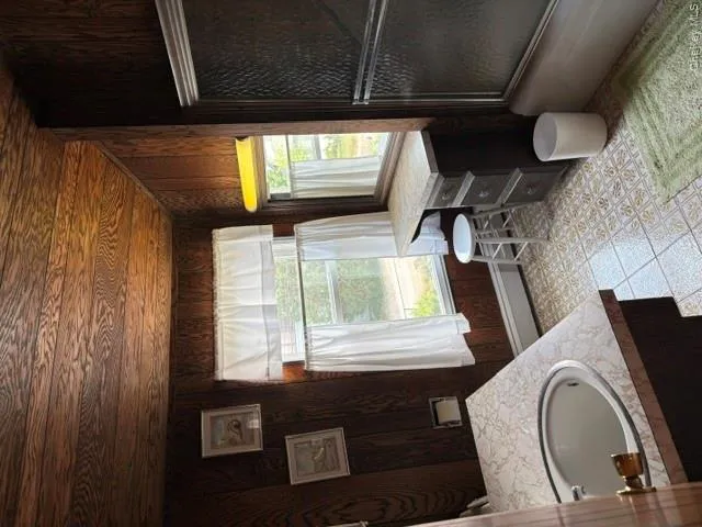 18 Howard Road, Oyster Bay, NY, 4 Bedrooms Bedrooms, 7 Rooms Rooms,1 BathroomBathrooms,Residential,For Rent,Howard,0,KEY1017891 18 Howard Road, Oyster Bay, NY, 4 Bedrooms Bedrooms, 7 Rooms Rooms,1 BathroomBathrooms,Residential,For Rent,Howard,0,KEY1017891