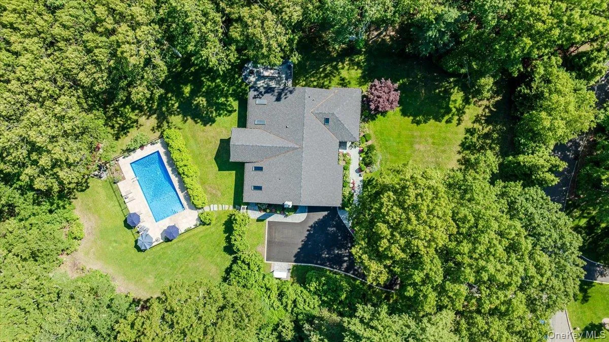 225 Laurel Lane, Oyster Bay, NY, 3 Bedrooms Bedrooms, 7 Rooms Rooms,2 BathroomsBathrooms,Residential,For Rent,Laurel,0,KEY1017893 225 Laurel Lane, Oyster Bay, NY, 3 Bedrooms Bedrooms, 7 Rooms Rooms,2 BathroomsBathrooms,Residential,For Rent,Laurel,0,KEY1017893