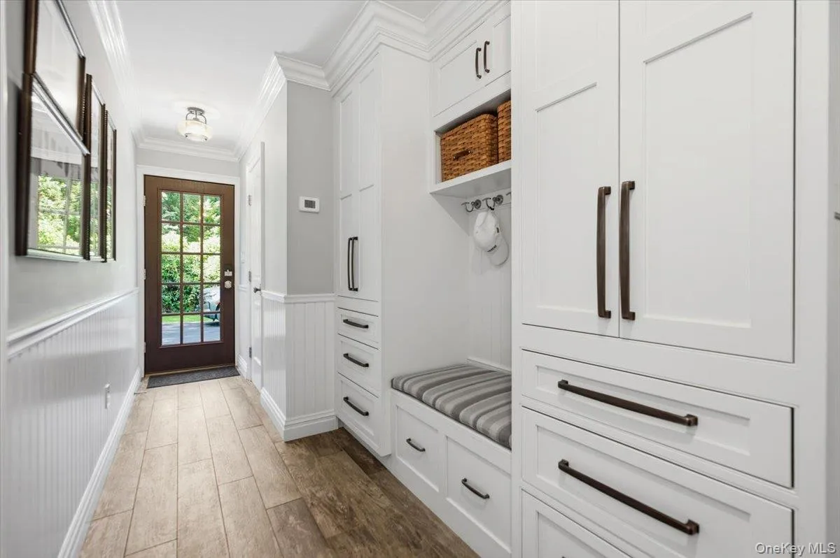 225 Laurel Lane, Oyster Bay, NY, 3 Bedrooms Bedrooms, 7 Rooms Rooms,2 BathroomsBathrooms,Residential,For Rent,Laurel,0,KEY1017893 225 Laurel Lane, Oyster Bay, NY, 3 Bedrooms Bedrooms, 7 Rooms Rooms,2 BathroomsBathrooms,Residential,For Rent,Laurel,0,KEY1017893