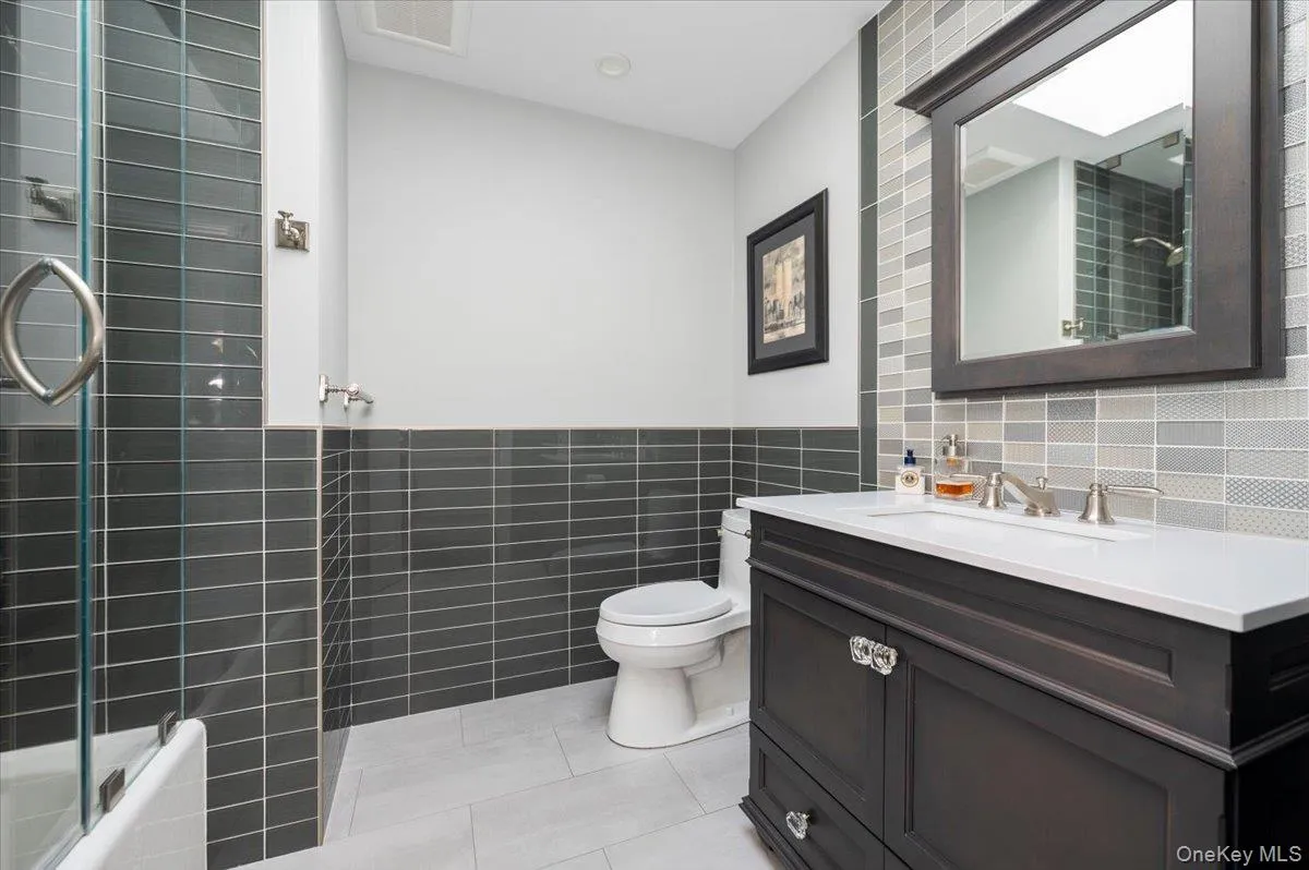 225 Laurel Lane, Oyster Bay, NY, 3 Bedrooms Bedrooms, 7 Rooms Rooms,2 BathroomsBathrooms,Residential,For Rent,Laurel,0,KEY1017893 225 Laurel Lane, Oyster Bay, NY, 3 Bedrooms Bedrooms, 7 Rooms Rooms,2 BathroomsBathrooms,Residential,For Rent,Laurel,0,KEY1017893