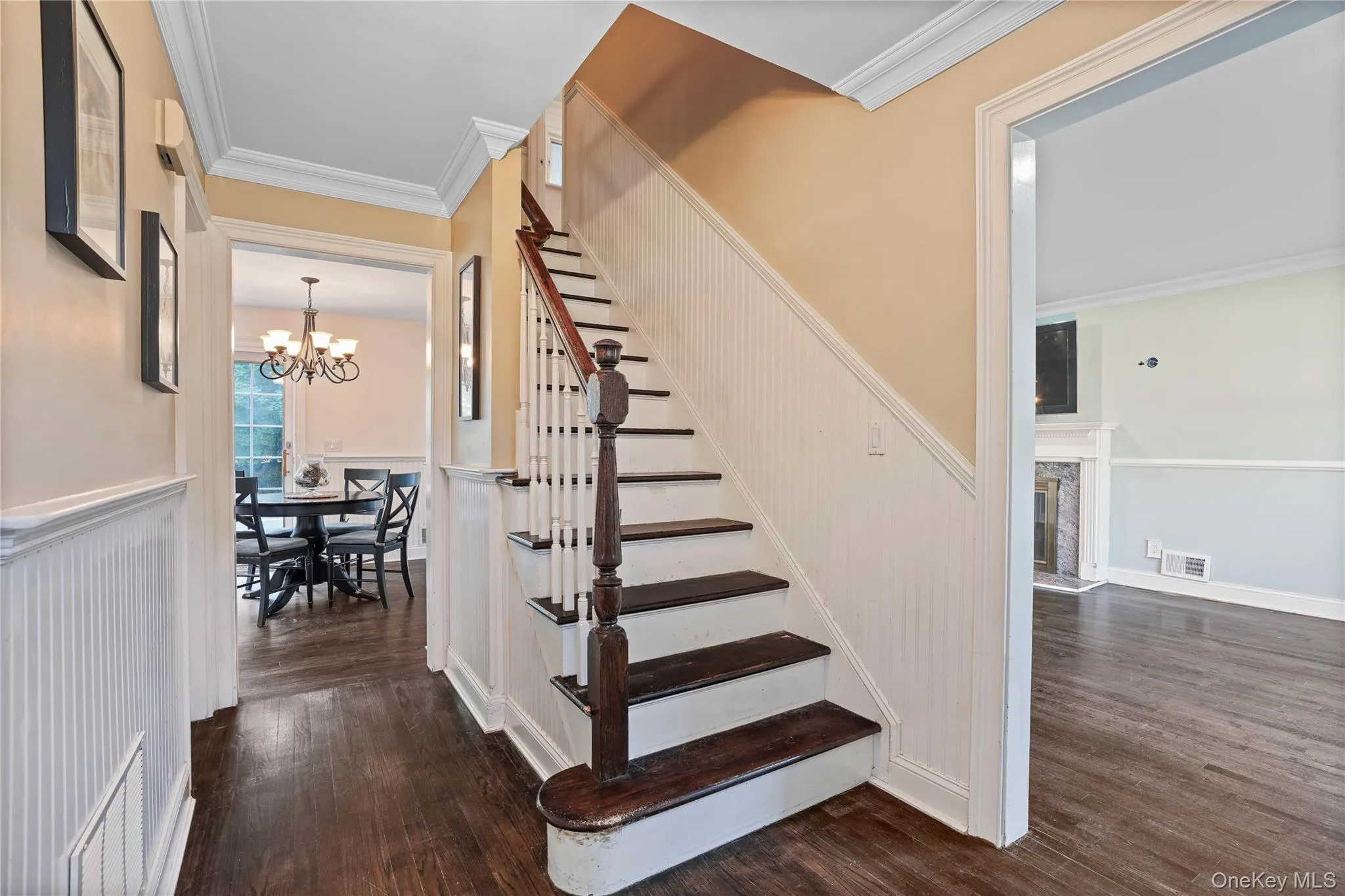 Let's go upstairs! Let's go upstairs!