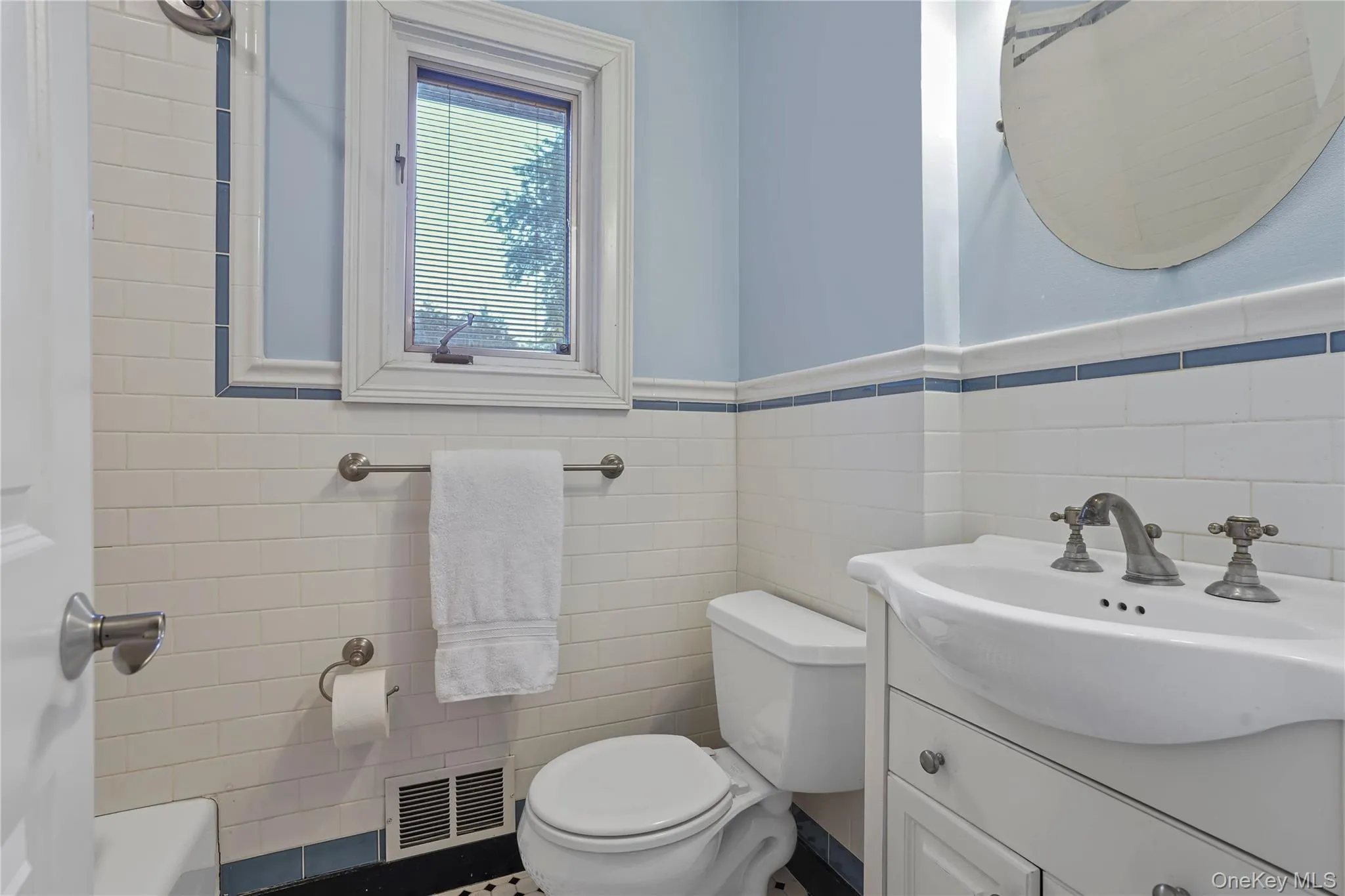 Full Hall Bathroom with tub/shower Full Hall Bathroom with tub/shower