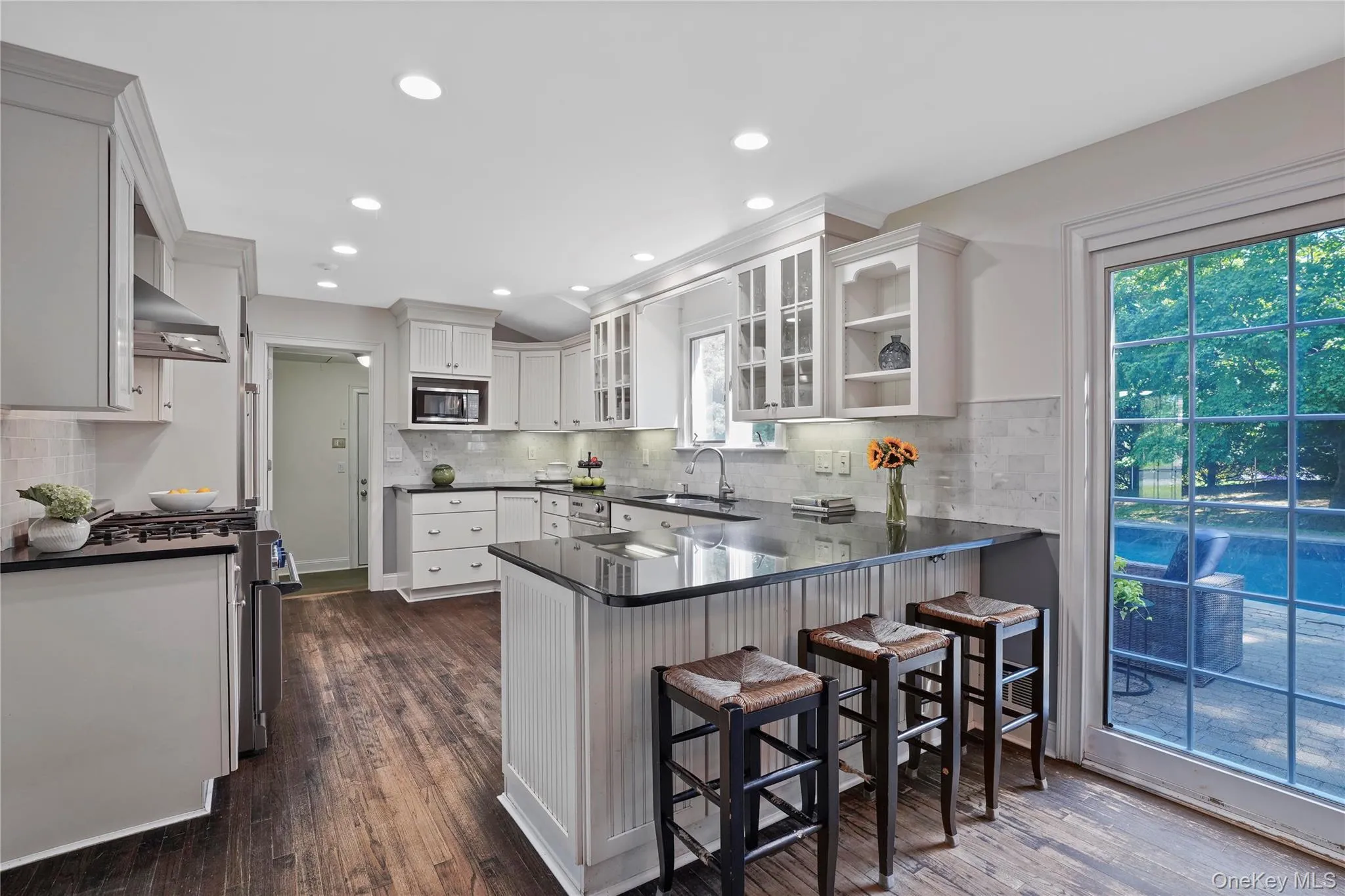 Breakfast Bar with slider to yard Breakfast Bar with slider to yard