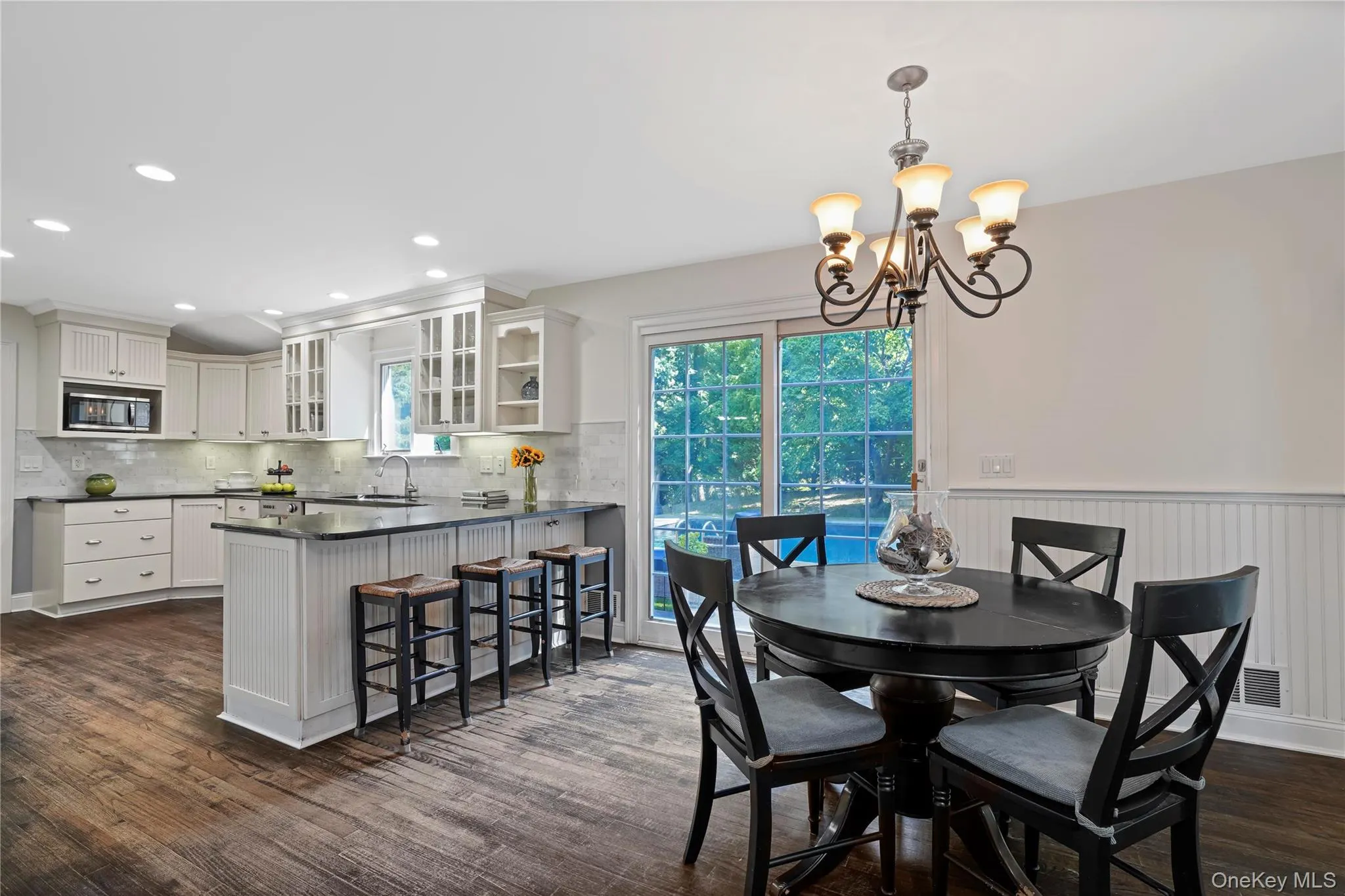 Spacious and open eat in kitchen Spacious and open eat in kitchen