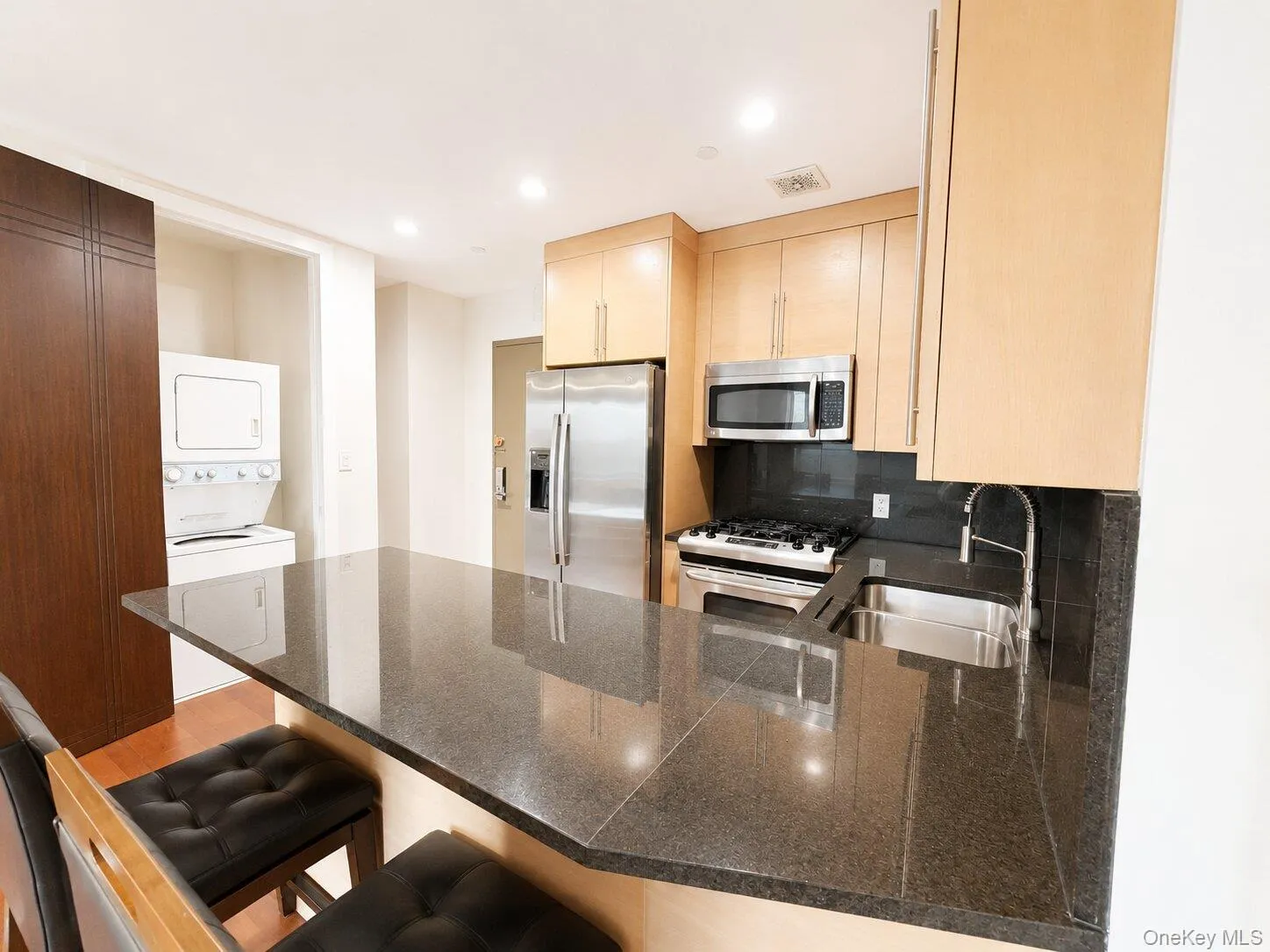 31-32 Union Street, New York, NY, 2 Bedrooms Bedrooms, 5 Rooms Rooms,2 BathroomsBathrooms,Residential,For Rent,Union,0,KEY1017902 31-32 Union Street, New York, NY, 2 Bedrooms Bedrooms, 5 Rooms Rooms,2 BathroomsBathrooms,Residential,For Rent,Union,0,KEY1017902