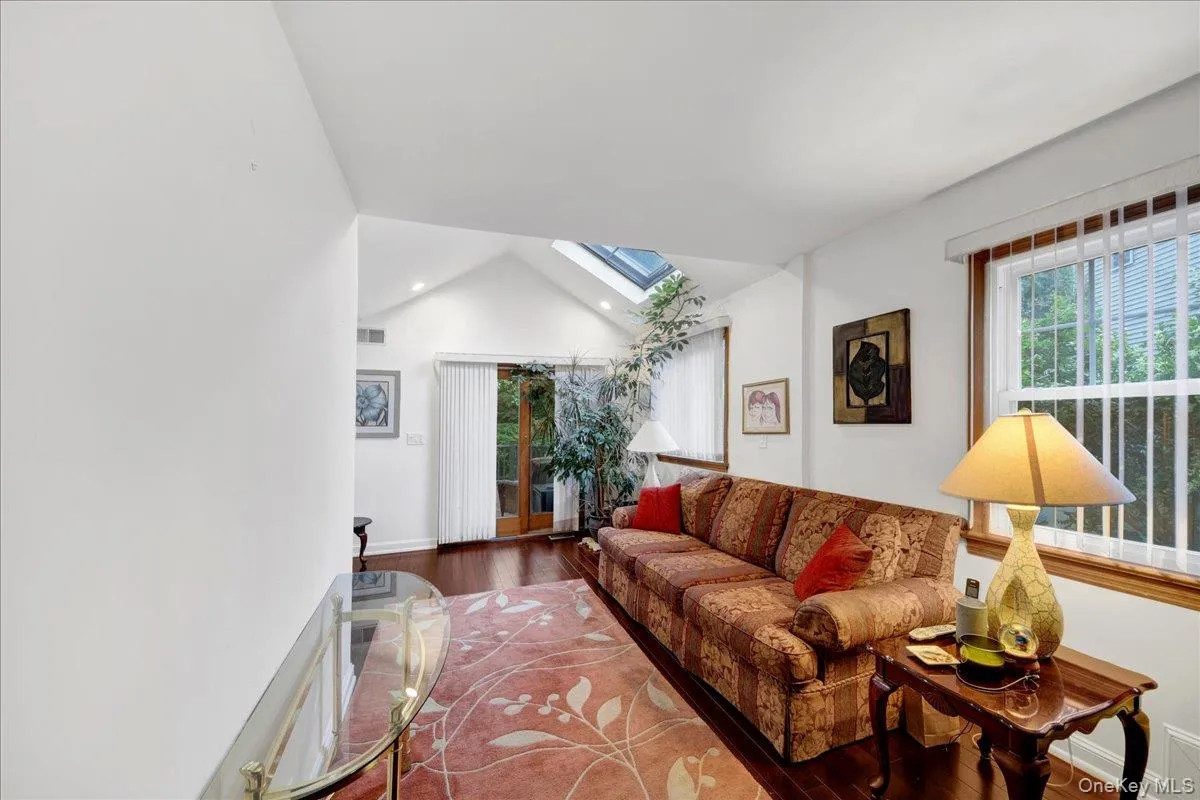 48 Bellain Avenue, Harrison, NY, 3 Bedrooms Bedrooms, 7 Rooms Rooms,2 BathroomsBathrooms,Residential,For Rent,Bellain,0,1017904 48 Bellain Avenue, Harrison, NY, 3 Bedrooms Bedrooms, 7 Rooms Rooms,2 BathroomsBathrooms,Residential,For Rent,Bellain,0,1017904