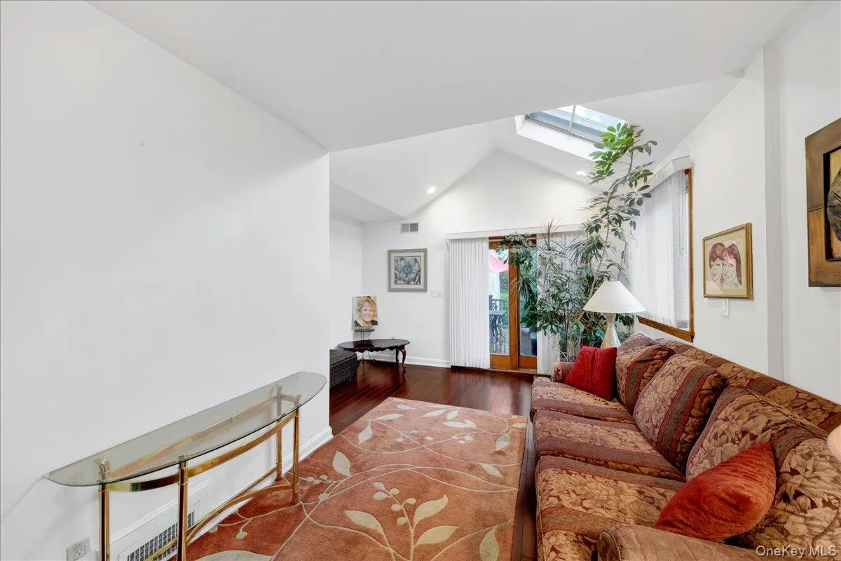 48 Bellain Avenue, Harrison, NY, 3 Bedrooms Bedrooms, 7 Rooms Rooms,2 BathroomsBathrooms,Residential,For Rent,Bellain,0,1017904 48 Bellain Avenue, Harrison, NY, 3 Bedrooms Bedrooms, 7 Rooms Rooms,2 BathroomsBathrooms,Residential,For Rent,Bellain,0,1017904