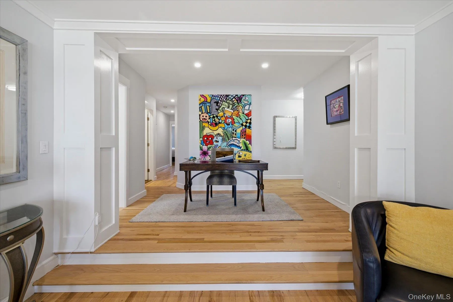 Entryway that can be used as an office or seating area Entryway that can be used as an office or seating area