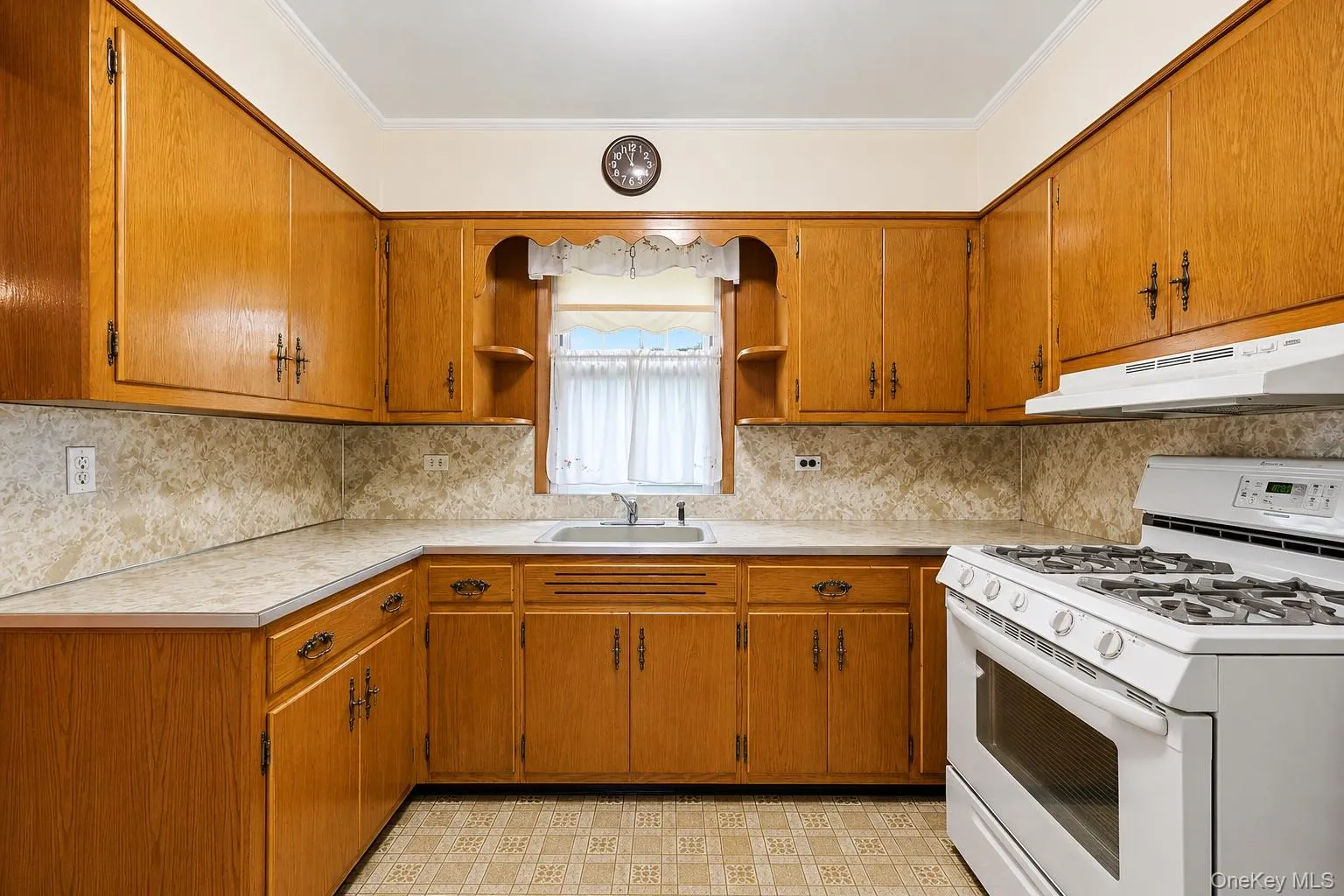 338 238th Street, New York, NY, 3 Bedrooms Bedrooms, 9 Rooms Rooms,1 BathroomBathrooms,Residential,For Rent,238th,0,KEY1017907 338 238th Street, New York, NY, 3 Bedrooms Bedrooms, 9 Rooms Rooms,1 BathroomBathrooms,Residential,For Rent,238th,0,KEY1017907