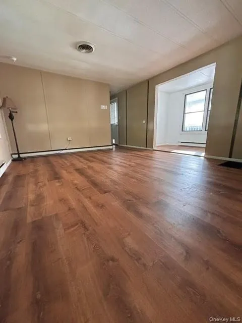 1040 Violet Ave, Hyde Park, NY, 2 Bedrooms Bedrooms, 4 Rooms Rooms,2 BathroomsBathrooms,Residential,For Rent,Violet Ave,0,1017910 1040 Violet Ave, Hyde Park, NY, 2 Bedrooms Bedrooms, 4 Rooms Rooms,2 BathroomsBathrooms,Residential,For Rent,Violet Ave,0,1017910