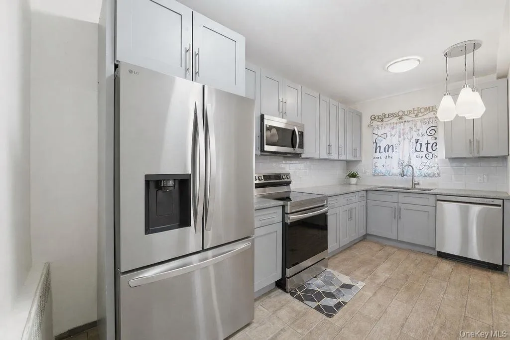 238 88th Street, New York, NY, 3 Bedrooms Bedrooms, 6 Rooms Rooms,1 BathroomBathrooms,Residential Lease,For Rent,88th,0,1017912 238 88th Street, New York, NY, 3 Bedrooms Bedrooms, 6 Rooms Rooms,1 BathroomBathrooms,Residential Lease,For Rent,88th,0,1017912