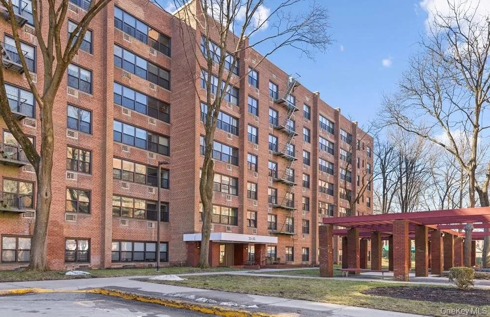 75-34 Bell, New York, NY, 3 Bedrooms Bedrooms, 5 Rooms Rooms,2 BathroomsBathrooms,Residential,For Rent,Bell,0,KEY1017913 75-34 Bell, New York, NY, 3 Bedrooms Bedrooms, 5 Rooms Rooms,2 BathroomsBathrooms,Residential,For Rent,Bell,0,KEY1017913