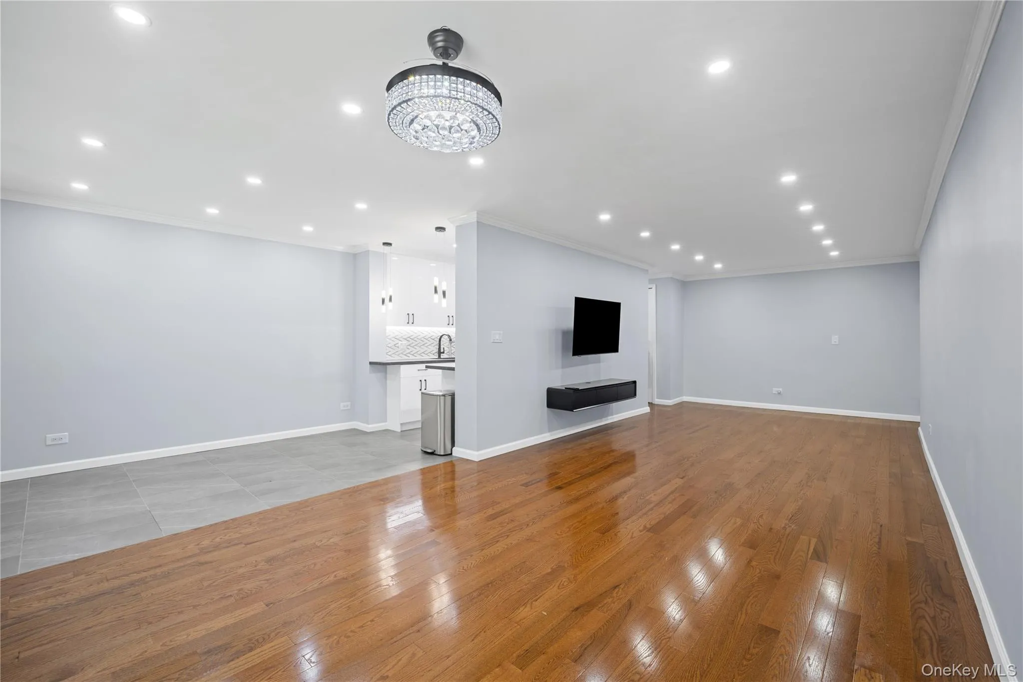 75-34 Bell, New York, NY, 3 Bedrooms Bedrooms, 5 Rooms Rooms,2 BathroomsBathrooms,Residential,For Rent,Bell,0,KEY1017913 75-34 Bell, New York, NY, 3 Bedrooms Bedrooms, 5 Rooms Rooms,2 BathroomsBathrooms,Residential,For Rent,Bell,0,KEY1017913