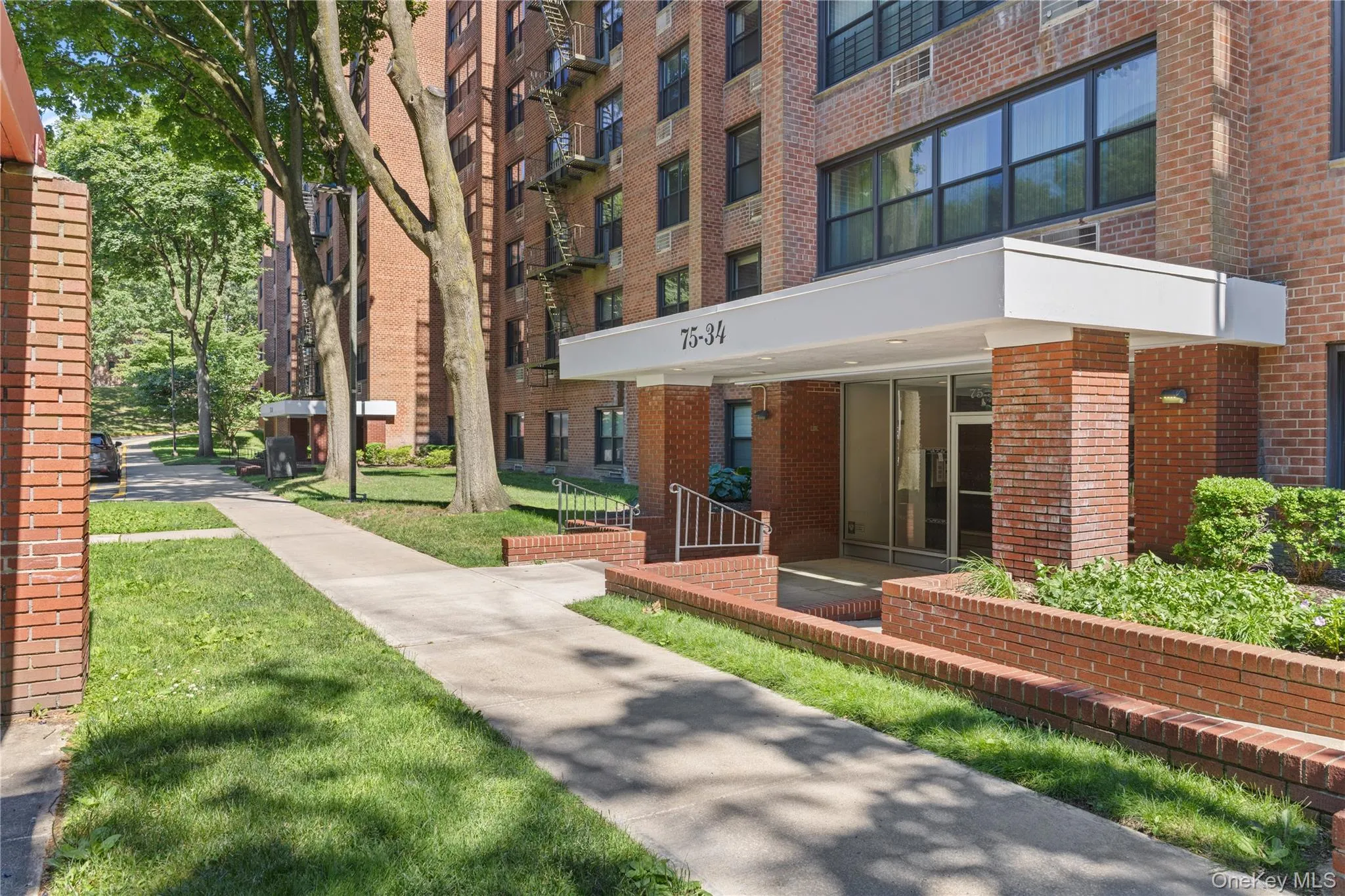 75-34 Bell, New York, NY, 3 Bedrooms Bedrooms, 5 Rooms Rooms,2 BathroomsBathrooms,Residential,For Rent,Bell,0,KEY1017913 75-34 Bell, New York, NY, 3 Bedrooms Bedrooms, 5 Rooms Rooms,2 BathroomsBathrooms,Residential,For Rent,Bell,0,KEY1017913