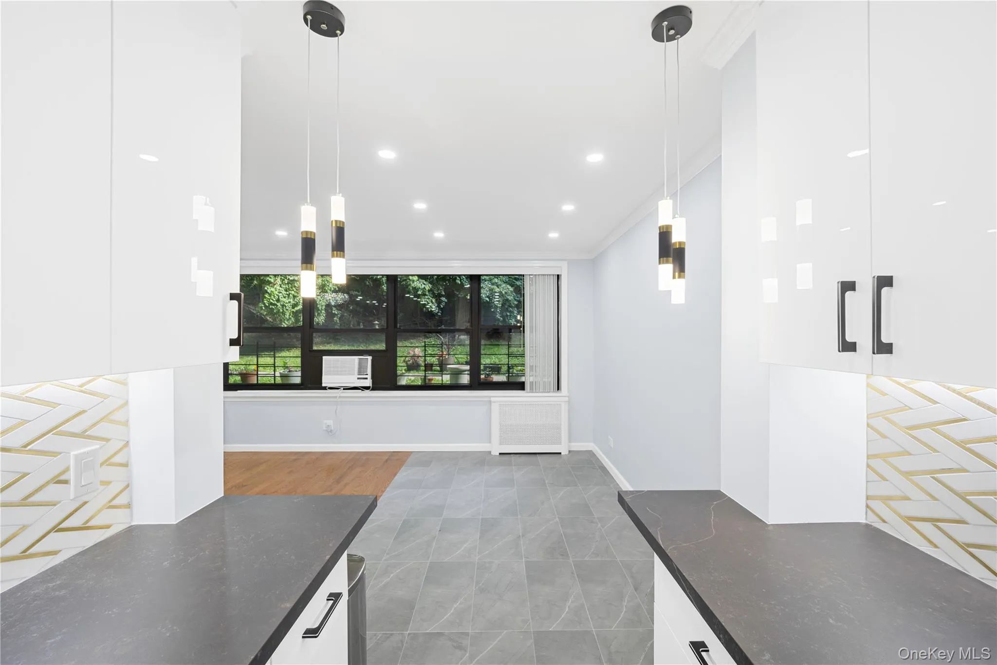 75-34 Bell, New York, NY, 3 Bedrooms Bedrooms, 5 Rooms Rooms,2 BathroomsBathrooms,Residential,For Rent,Bell,0,KEY1017913 75-34 Bell, New York, NY, 3 Bedrooms Bedrooms, 5 Rooms Rooms,2 BathroomsBathrooms,Residential,For Rent,Bell,0,KEY1017913