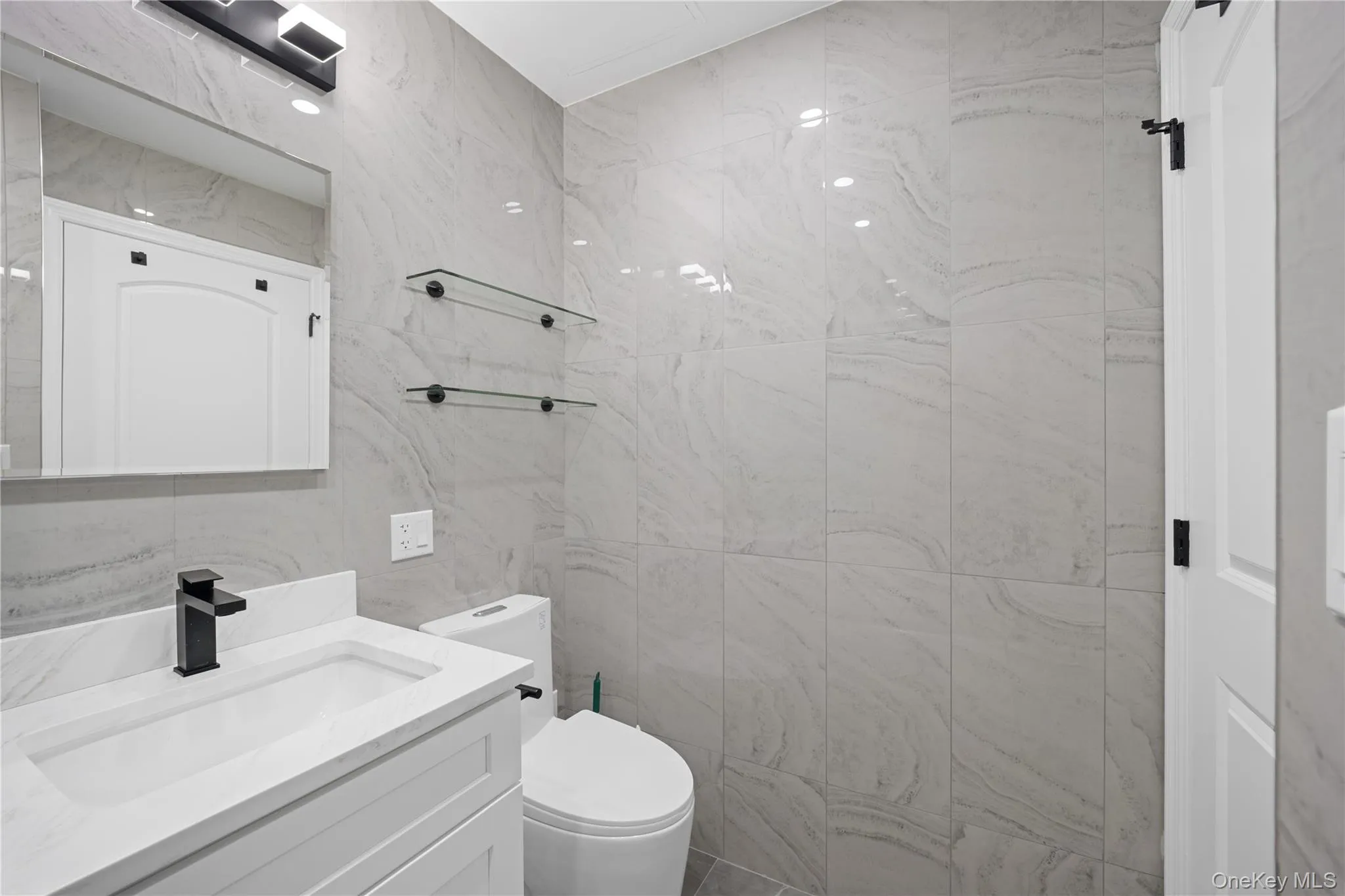 75-34 Bell, New York, NY, 3 Bedrooms Bedrooms, 5 Rooms Rooms,2 BathroomsBathrooms,Residential,For Rent,Bell,0,KEY1017913 75-34 Bell, New York, NY, 3 Bedrooms Bedrooms, 5 Rooms Rooms,2 BathroomsBathrooms,Residential,For Rent,Bell,0,KEY1017913