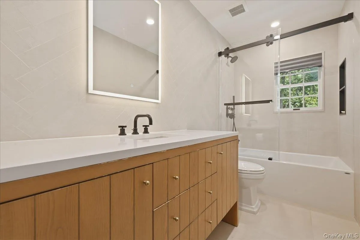149 Rockaway Avenue, Hempstead, NY, 5 Bedrooms Bedrooms, 9 Rooms Rooms,3 BathroomsBathrooms,Residential Lease,For Rent,Rockaway,0,1017914 149 Rockaway Avenue, Hempstead, NY, 5 Bedrooms Bedrooms, 9 Rooms Rooms,3 BathroomsBathrooms,Residential Lease,For Rent,Rockaway,0,1017914