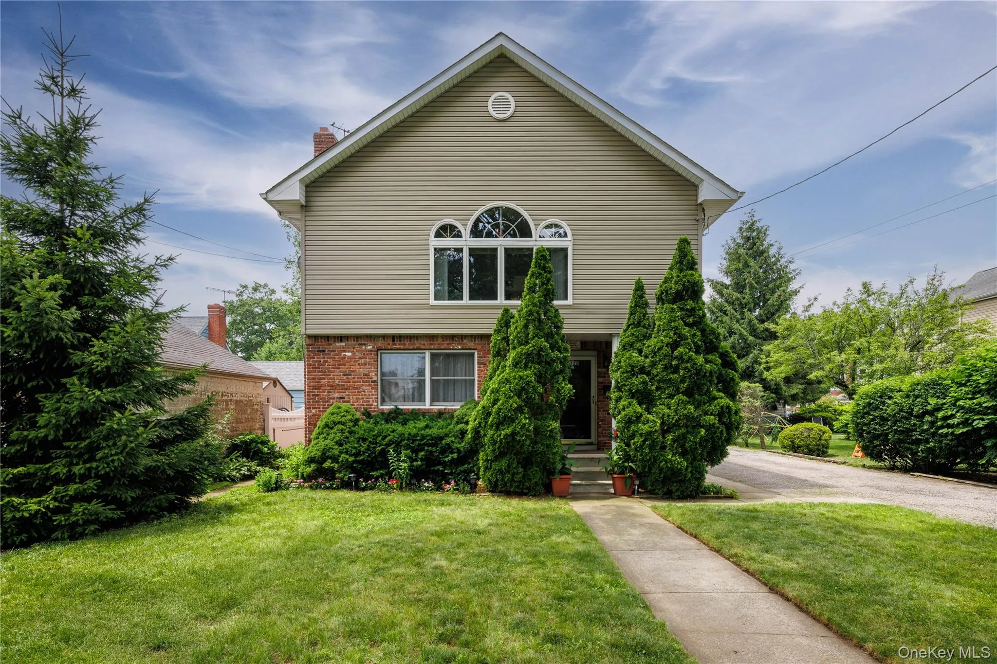 122 Irving Avenue, North Hempstead, NY, 5 Bedrooms Bedrooms, 11 Rooms Rooms,3 BathroomsBathrooms,Residential,For Rent,Irving,0,1017921 122 Irving Avenue, North Hempstead, NY, 5 Bedrooms Bedrooms, 11 Rooms Rooms,3 BathroomsBathrooms,Residential,For Rent,Irving,0,1017921