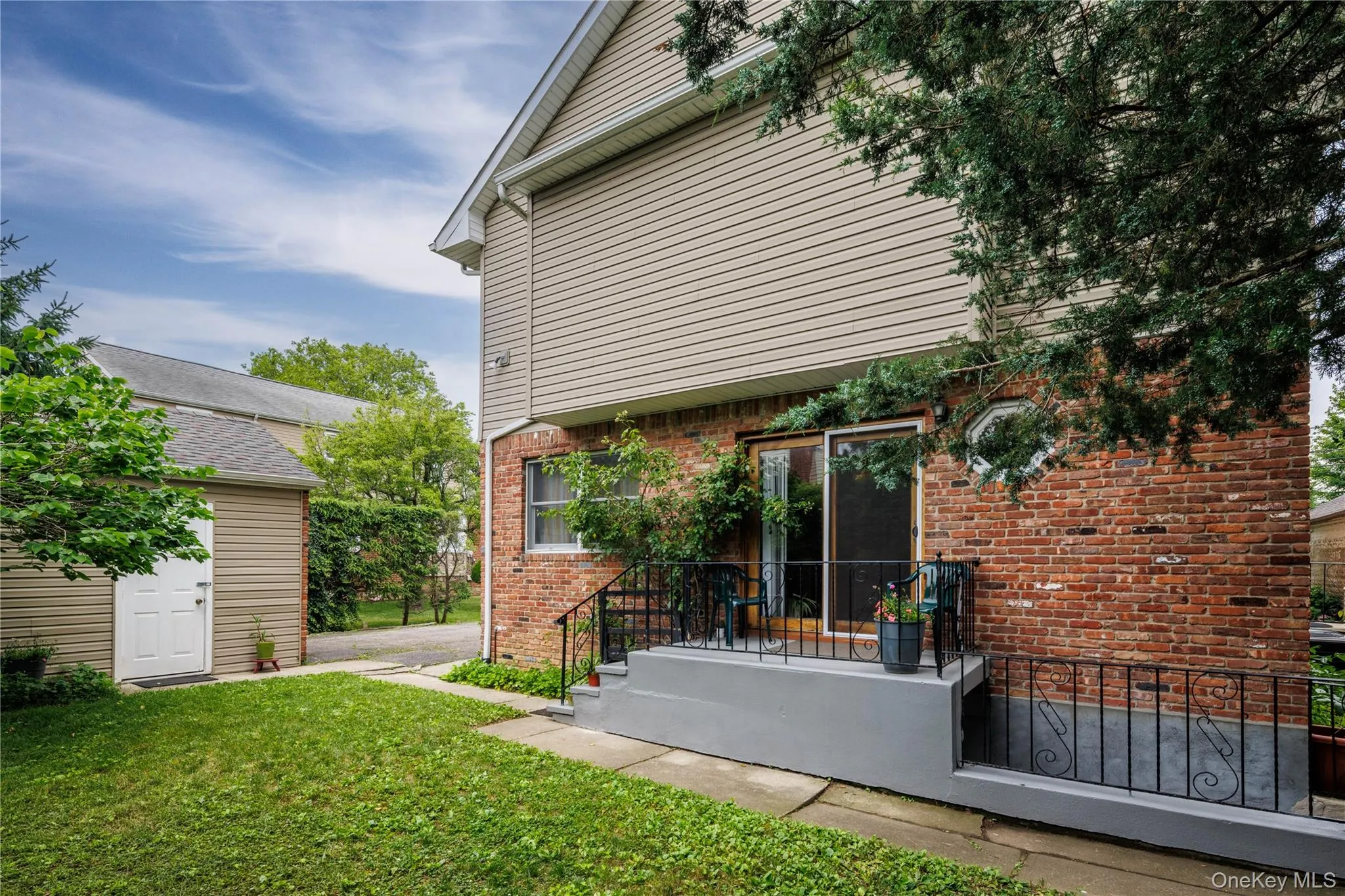 122 Irving Avenue, North Hempstead, NY, 5 Bedrooms Bedrooms, 11 Rooms Rooms,3 BathroomsBathrooms,Residential,For Rent,Irving,0,1017921 122 Irving Avenue, North Hempstead, NY, 5 Bedrooms Bedrooms, 11 Rooms Rooms,3 BathroomsBathrooms,Residential,For Rent,Irving,0,1017921