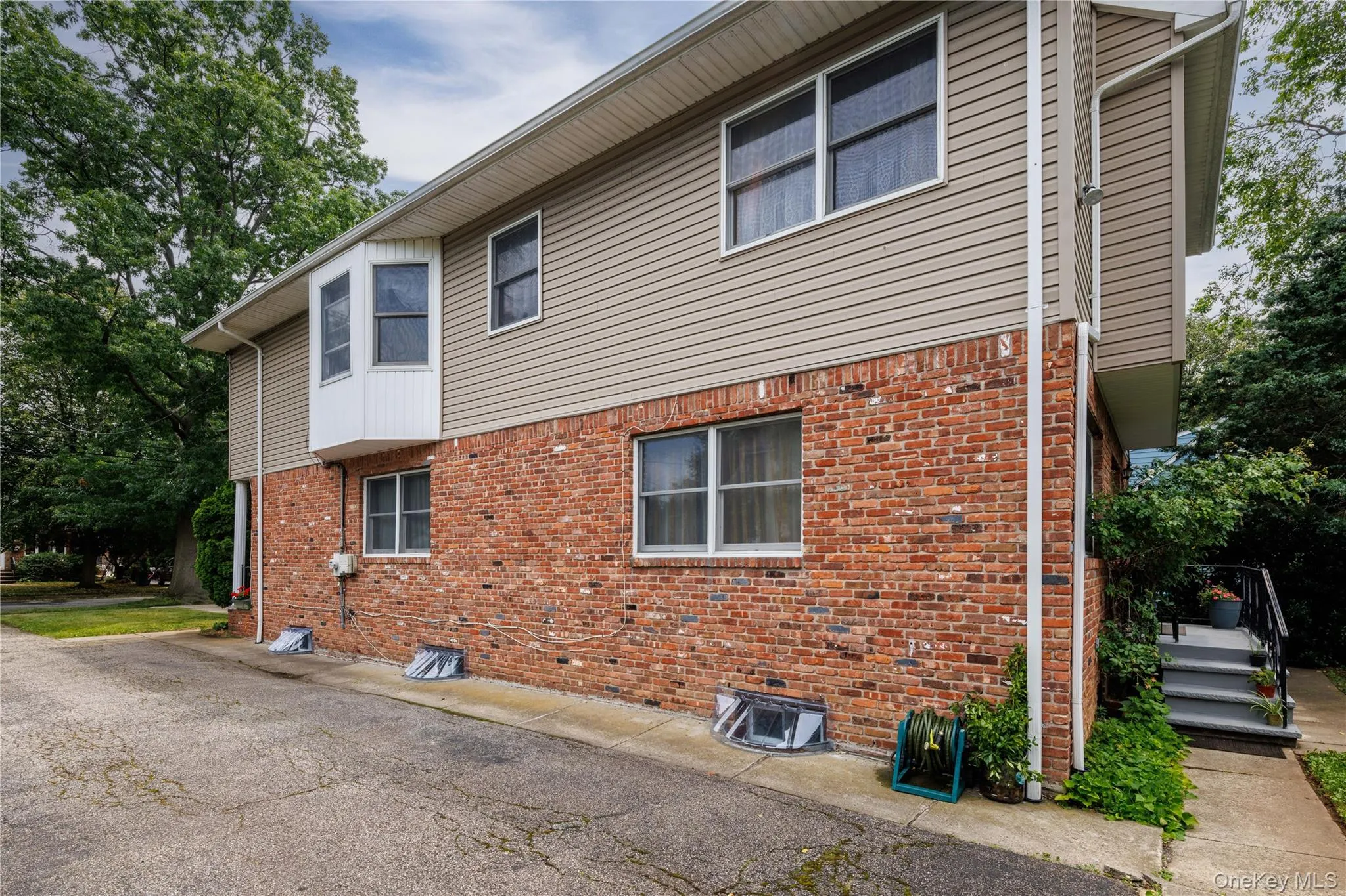 122 Irving Avenue, North Hempstead, NY, 5 Bedrooms Bedrooms, 11 Rooms Rooms,3 BathroomsBathrooms,Residential,For Rent,Irving,0,1017921 122 Irving Avenue, North Hempstead, NY, 5 Bedrooms Bedrooms, 11 Rooms Rooms,3 BathroomsBathrooms,Residential,For Rent,Irving,0,1017921