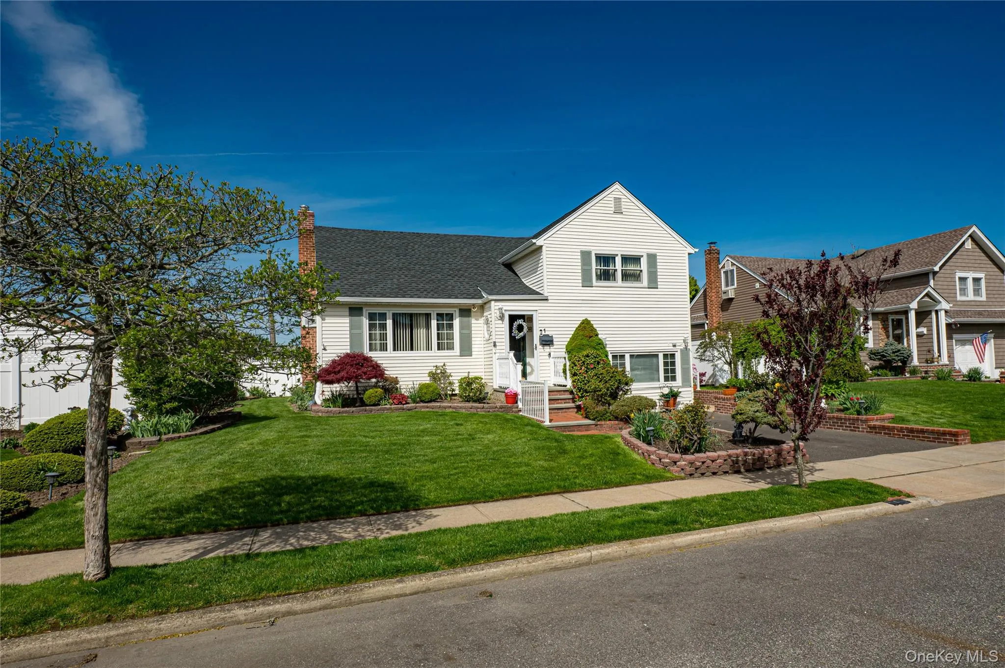 1 Marlboro Avenue, Oyster Bay, NY, 4 Bedrooms Bedrooms, 10 Rooms Rooms,2 BathroomsBathrooms,Residential,For Rent,Marlboro,0,KEY1017934 1 Marlboro Avenue, Oyster Bay, NY, 4 Bedrooms Bedrooms, 10 Rooms Rooms,2 BathroomsBathrooms,Residential,For Rent,Marlboro,0,KEY1017934