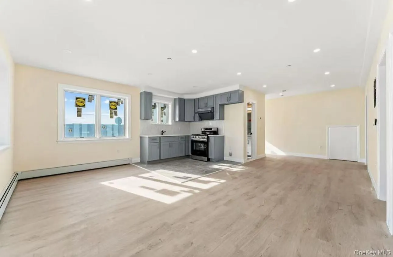 2563 125th Street, New York, NY, 3 Bedrooms Bedrooms, 6 Rooms Rooms,2 BathroomsBathrooms,Residential Lease,For Rent,125th,0,KEY1017936 2563 125th Street, New York, NY, 3 Bedrooms Bedrooms, 6 Rooms Rooms,2 BathroomsBathrooms,Residential Lease,For Rent,125th,0,KEY1017936