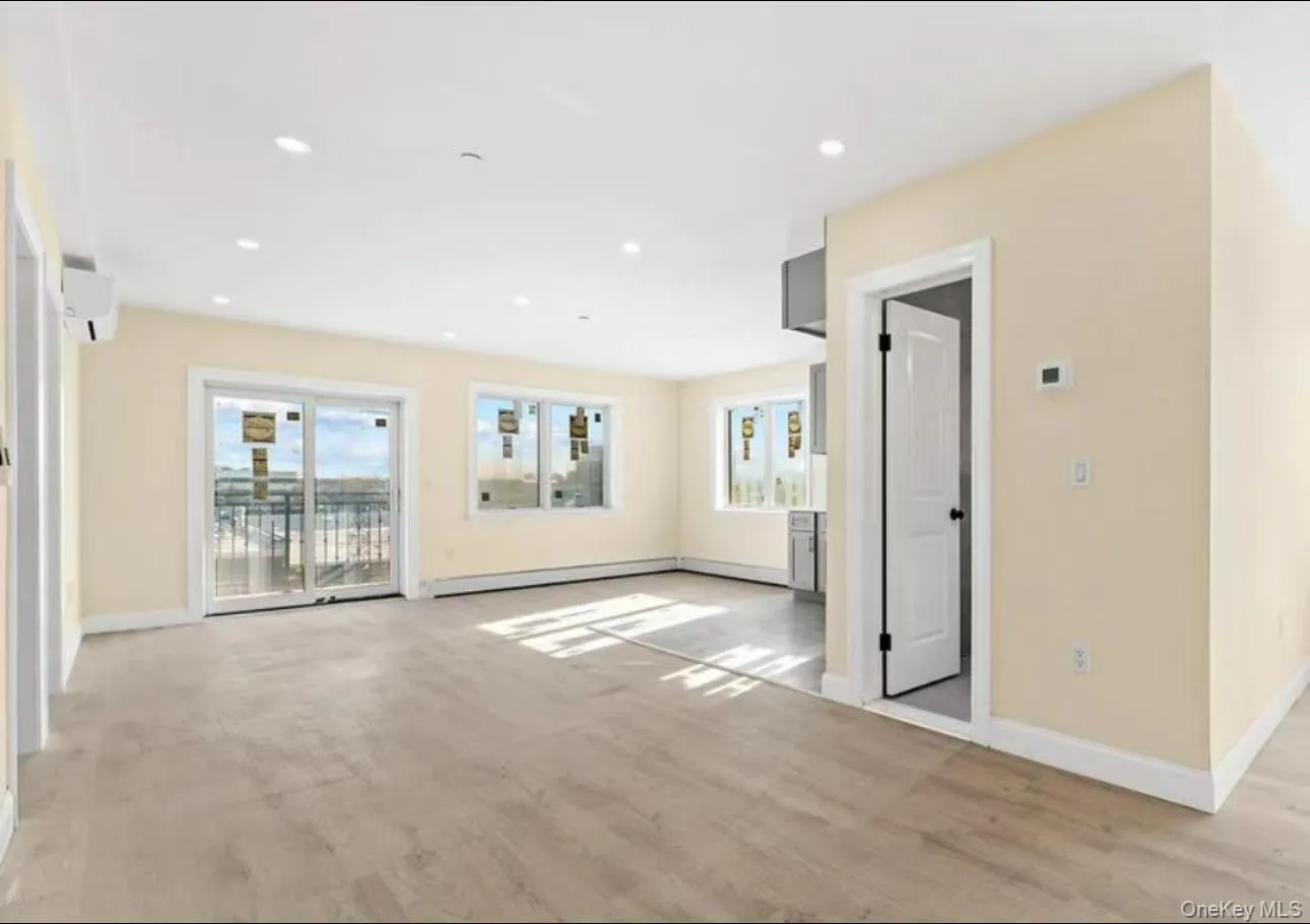 2563 125th Street, New York, NY, 3 Bedrooms Bedrooms, 6 Rooms Rooms,2 BathroomsBathrooms,Residential Lease,For Rent,125th,0,KEY1017936 2563 125th Street, New York, NY, 3 Bedrooms Bedrooms, 6 Rooms Rooms,2 BathroomsBathrooms,Residential Lease,For Rent,125th,0,KEY1017936