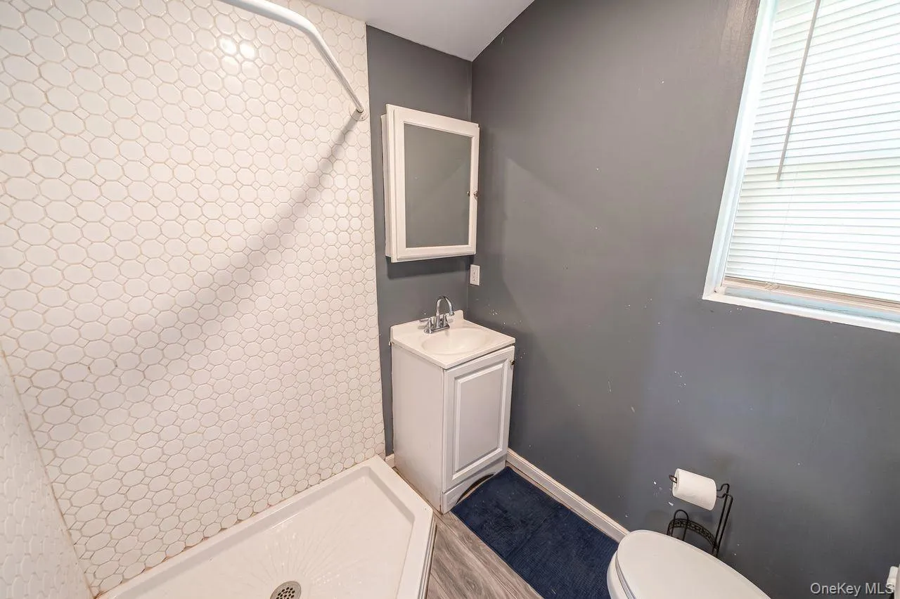 35 Oakland Avenue, Brookhaven, NY, 3 Bedrooms Bedrooms, 8 Rooms Rooms,1 BathroomBathrooms,Residential,For Rent,Oakland,0,KEY1017937 35 Oakland Avenue, Brookhaven, NY, 3 Bedrooms Bedrooms, 8 Rooms Rooms,1 BathroomBathrooms,Residential,For Rent,Oakland,0,KEY1017937