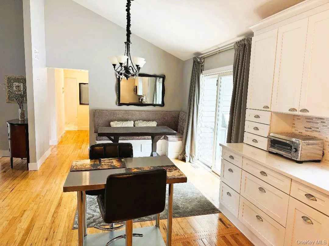 36 Matthews Drive, Southampton, NY, 3 Bedrooms Bedrooms, 5 Rooms Rooms,2 BathroomsBathrooms,Residential Lease,For Rent,Matthews,0,KEY1017938 36 Matthews Drive, Southampton, NY, 3 Bedrooms Bedrooms, 5 Rooms Rooms,2 BathroomsBathrooms,Residential Lease,For Rent,Matthews,0,KEY1017938