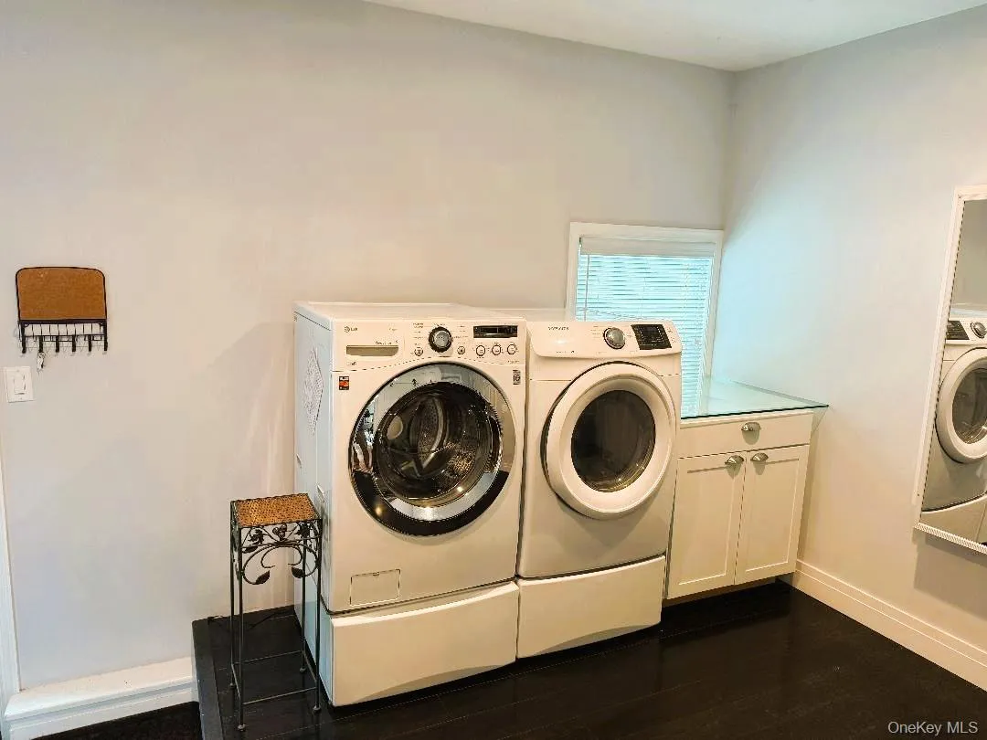 36 Matthews Drive, Southampton, NY, 3 Bedrooms Bedrooms, 5 Rooms Rooms,2 BathroomsBathrooms,Residential Lease,For Rent,Matthews,0,KEY1017938 36 Matthews Drive, Southampton, NY, 3 Bedrooms Bedrooms, 5 Rooms Rooms,2 BathroomsBathrooms,Residential Lease,For Rent,Matthews,0,KEY1017938