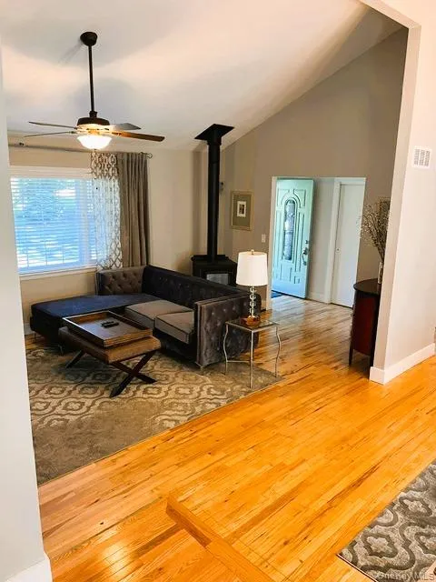 36 Matthews Drive, Southampton, NY, 3 Bedrooms Bedrooms, 5 Rooms Rooms,2 BathroomsBathrooms,Residential Lease,For Rent,Matthews,0,KEY1017938 36 Matthews Drive, Southampton, NY, 3 Bedrooms Bedrooms, 5 Rooms Rooms,2 BathroomsBathrooms,Residential Lease,For Rent,Matthews,0,KEY1017938