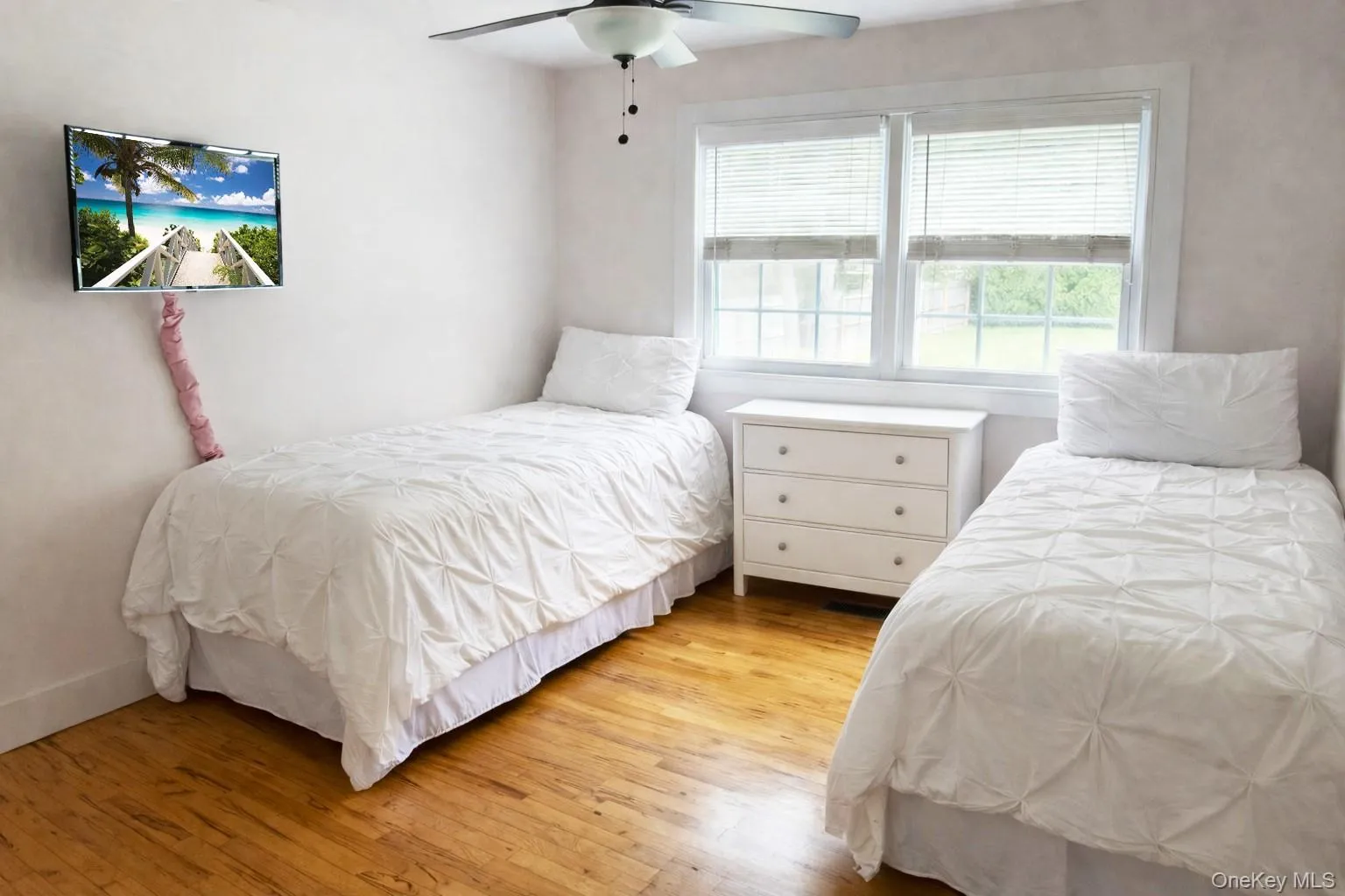 36 Matthews Drive, Southampton, NY, 3 Bedrooms Bedrooms, 5 Rooms Rooms,2 BathroomsBathrooms,Residential Lease,For Rent,Matthews,0,KEY1017938 36 Matthews Drive, Southampton, NY, 3 Bedrooms Bedrooms, 5 Rooms Rooms,2 BathroomsBathrooms,Residential Lease,For Rent,Matthews,0,KEY1017938