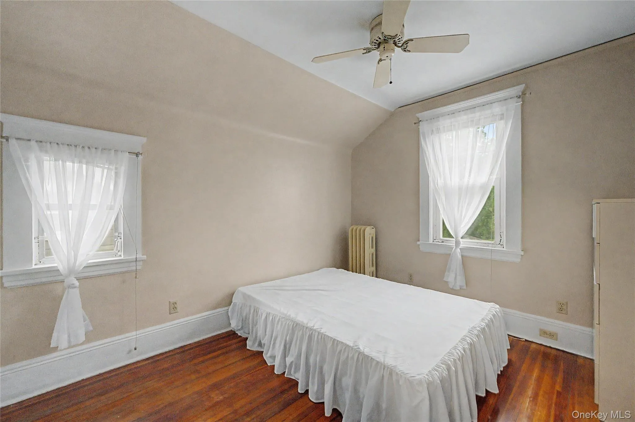40 Dewey Avenue, New Rochelle, NY, 3 Bedrooms Bedrooms, 6 Rooms Rooms,1 BathroomBathrooms,Residential,For Rent,Dewey,0,KEY1017942 40 Dewey Avenue, New Rochelle, NY, 3 Bedrooms Bedrooms, 6 Rooms Rooms,1 BathroomBathrooms,Residential,For Rent,Dewey,0,KEY1017942