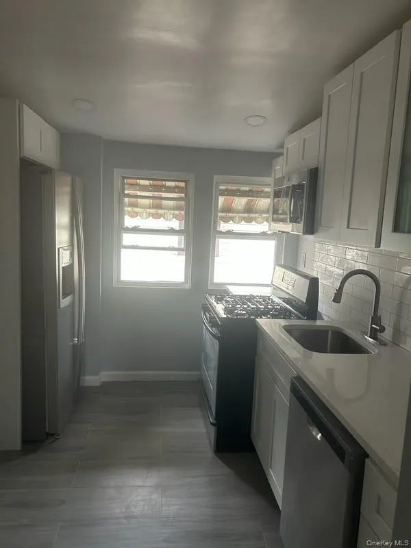 17737 137th Avenue, New York, NY, 2 Bedrooms Bedrooms, 4 Rooms Rooms,1 BathroomBathrooms,Residential Lease,For Rent,137th,0,KEY1017945 17737 137th Avenue, New York, NY, 2 Bedrooms Bedrooms, 4 Rooms Rooms,1 BathroomBathrooms,Residential Lease,For Rent,137th,0,KEY1017945