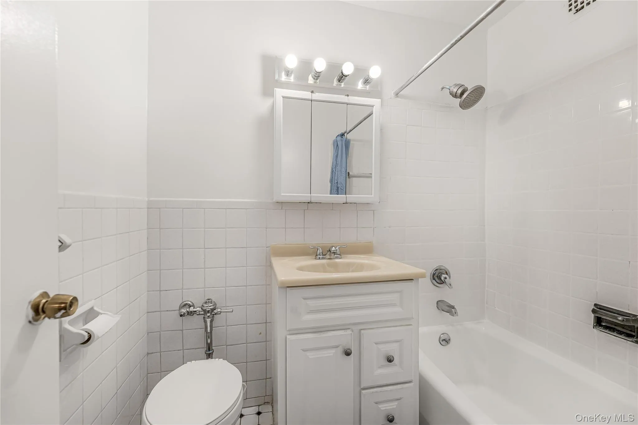 2736 Independence Avenue, New York, NY, 1 Bedroom Bedrooms, 3 Rooms Rooms,1 BathroomBathrooms,Residential,For Rent,Independence,0,1017949 2736 Independence Avenue, New York, NY, 1 Bedroom Bedrooms, 3 Rooms Rooms,1 BathroomBathrooms,Residential,For Rent,Independence,0,1017949