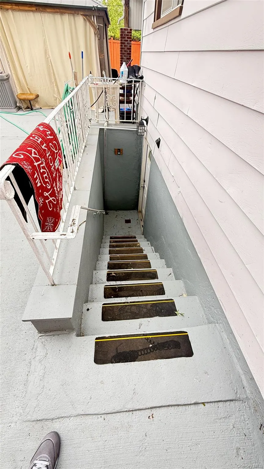 706 Partridge Avenue, Hempstead, NY, 4 Bedrooms Bedrooms, 7 Rooms Rooms,3 BathroomsBathrooms,Residential,For Rent,Partridge,0,KEY1017950 706 Partridge Avenue, Hempstead, NY, 4 Bedrooms Bedrooms, 7 Rooms Rooms,3 BathroomsBathrooms,Residential,For Rent,Partridge,0,KEY1017950