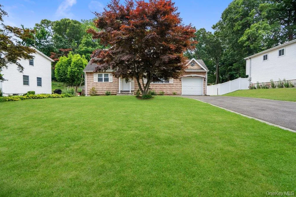 46 Falcon Drive, Smithtown, NY, 4 Bedrooms Bedrooms, 9 Rooms Rooms,2 BathroomsBathrooms,Residential,For Rent,Falcon,0,1017954 46 Falcon Drive, Smithtown, NY, 4 Bedrooms Bedrooms, 9 Rooms Rooms,2 BathroomsBathrooms,Residential,For Rent,Falcon,0,1017954