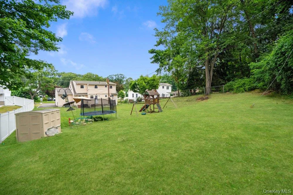 46 Falcon Drive, Smithtown, NY, 4 Bedrooms Bedrooms, 9 Rooms Rooms,2 BathroomsBathrooms,Residential,For Rent,Falcon,0,1017954 46 Falcon Drive, Smithtown, NY, 4 Bedrooms Bedrooms, 9 Rooms Rooms,2 BathroomsBathrooms,Residential,For Rent,Falcon,0,1017954