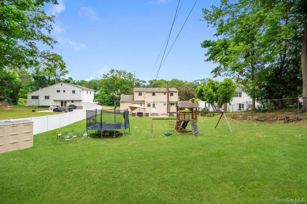 46 Falcon Drive, Smithtown, NY, 4 Bedrooms Bedrooms, 9 Rooms Rooms,2 BathroomsBathrooms,Residential,For Rent,Falcon,0,1017954 46 Falcon Drive, Smithtown, NY, 4 Bedrooms Bedrooms, 9 Rooms Rooms,2 BathroomsBathrooms,Residential,For Rent,Falcon,0,1017954