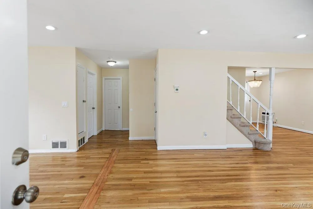 46 Falcon Drive, Smithtown, NY, 4 Bedrooms Bedrooms, 9 Rooms Rooms,2 BathroomsBathrooms,Residential,For Rent,Falcon,0,1017954 46 Falcon Drive, Smithtown, NY, 4 Bedrooms Bedrooms, 9 Rooms Rooms,2 BathroomsBathrooms,Residential,For Rent,Falcon,0,1017954