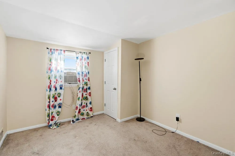 46 Falcon Drive, Smithtown, NY, 4 Bedrooms Bedrooms, 9 Rooms Rooms,2 BathroomsBathrooms,Residential,For Rent,Falcon,0,KEY1017954 46 Falcon Drive, Smithtown, NY, 4 Bedrooms Bedrooms, 9 Rooms Rooms,2 BathroomsBathrooms,Residential,For Rent,Falcon,0,KEY1017954