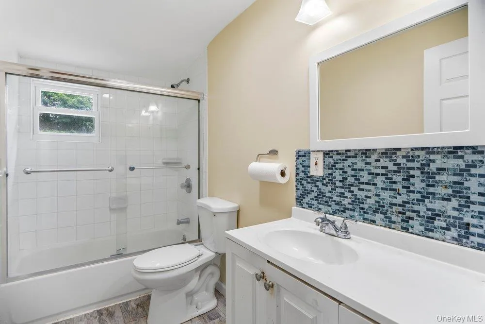 46 Falcon Drive, Smithtown, NY, 4 Bedrooms Bedrooms, 9 Rooms Rooms,2 BathroomsBathrooms,Residential,For Rent,Falcon,0,1017954 46 Falcon Drive, Smithtown, NY, 4 Bedrooms Bedrooms, 9 Rooms Rooms,2 BathroomsBathrooms,Residential,For Rent,Falcon,0,1017954