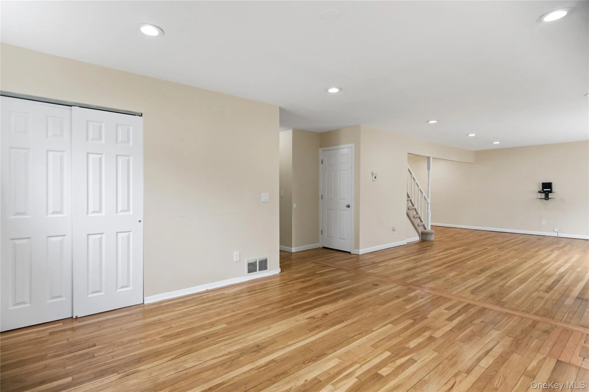 46 Falcon Drive, Smithtown, NY, 4 Bedrooms Bedrooms, 9 Rooms Rooms,2 BathroomsBathrooms,Residential,For Rent,Falcon,0,1017954 46 Falcon Drive, Smithtown, NY, 4 Bedrooms Bedrooms, 9 Rooms Rooms,2 BathroomsBathrooms,Residential,For Rent,Falcon,0,1017954