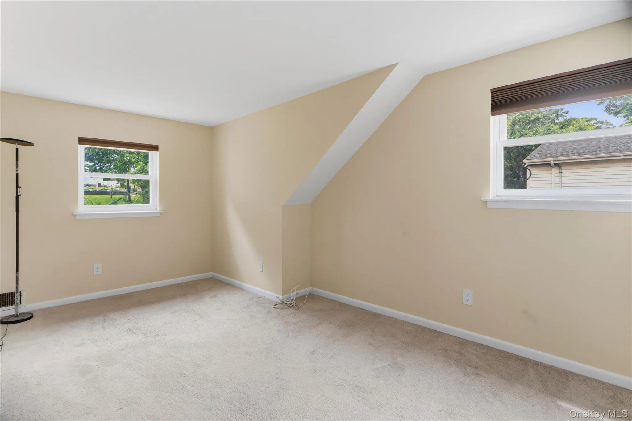 46 Falcon Drive, Smithtown, NY, 4 Bedrooms Bedrooms, 9 Rooms Rooms,2 BathroomsBathrooms,Residential,For Rent,Falcon,0,1017954 46 Falcon Drive, Smithtown, NY, 4 Bedrooms Bedrooms, 9 Rooms Rooms,2 BathroomsBathrooms,Residential,For Rent,Falcon,0,1017954
