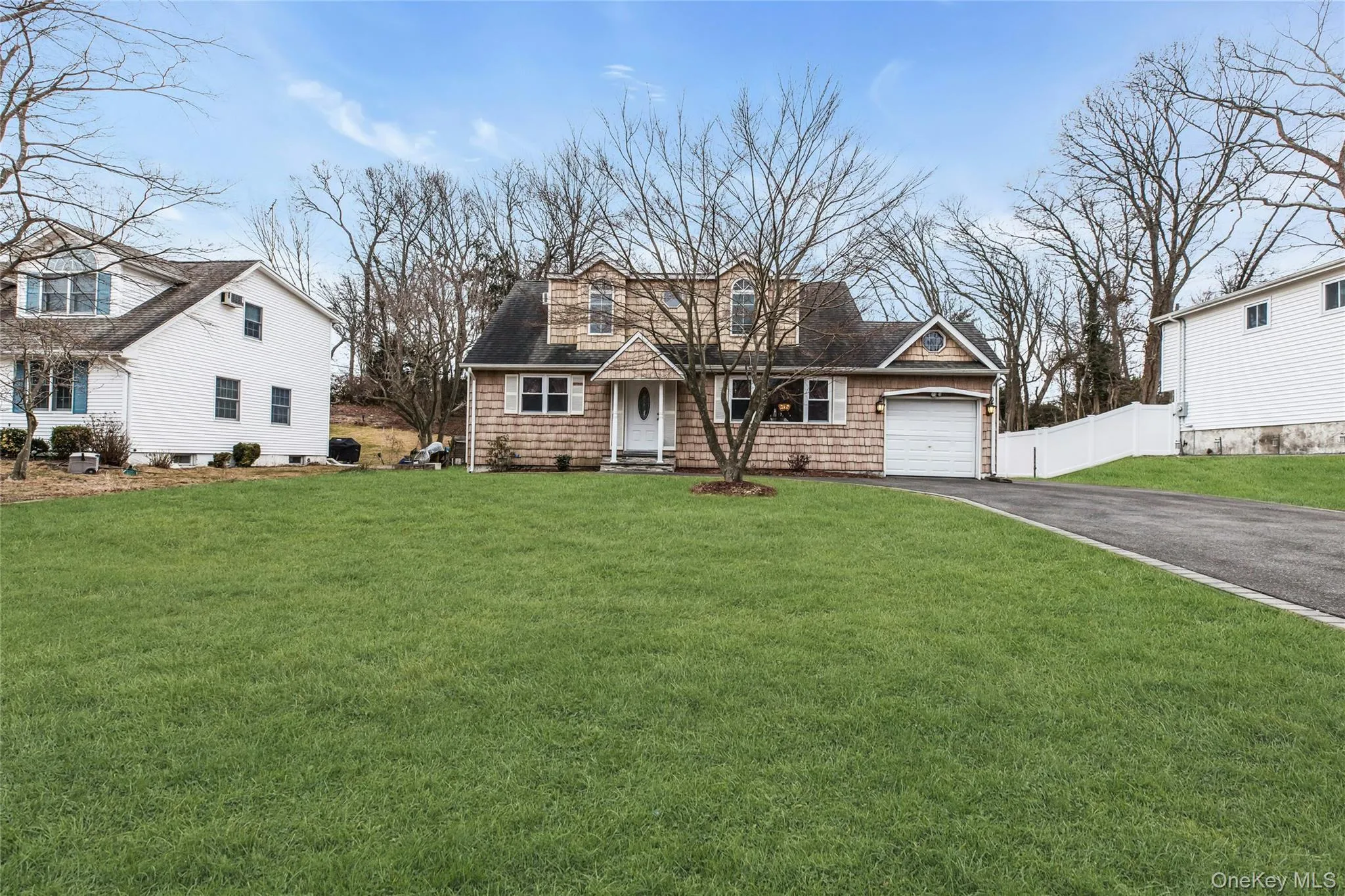 46 Falcon Drive, Smithtown, NY, 4 Bedrooms Bedrooms, 9 Rooms Rooms,2 BathroomsBathrooms,Residential,For Rent,Falcon,0,KEY1017954 46 Falcon Drive, Smithtown, NY, 4 Bedrooms Bedrooms, 9 Rooms Rooms,2 BathroomsBathrooms,Residential,For Rent,Falcon,0,KEY1017954