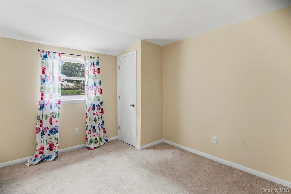 46 Falcon Drive, Smithtown, NY, 4 Bedrooms Bedrooms, 9 Rooms Rooms,2 BathroomsBathrooms,Residential,For Rent,Falcon,0,1017954 46 Falcon Drive, Smithtown, NY, 4 Bedrooms Bedrooms, 9 Rooms Rooms,2 BathroomsBathrooms,Residential,For Rent,Falcon,0,1017954