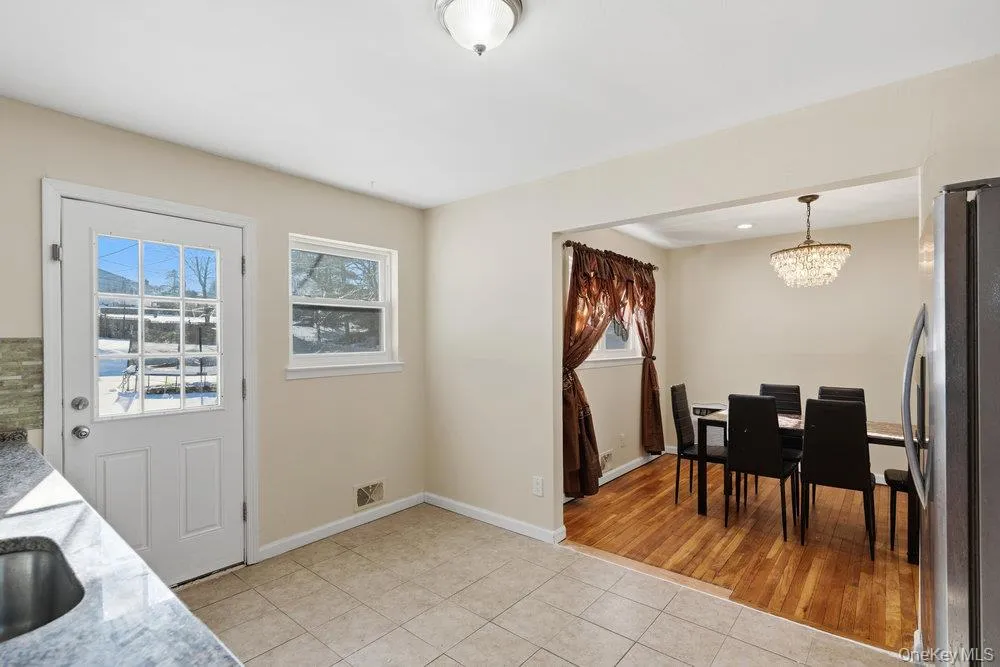 46 Falcon Drive, Smithtown, NY, 4 Bedrooms Bedrooms, 9 Rooms Rooms,2 BathroomsBathrooms,Residential,For Rent,Falcon,0,KEY1017954 46 Falcon Drive, Smithtown, NY, 4 Bedrooms Bedrooms, 9 Rooms Rooms,2 BathroomsBathrooms,Residential,For Rent,Falcon,0,KEY1017954