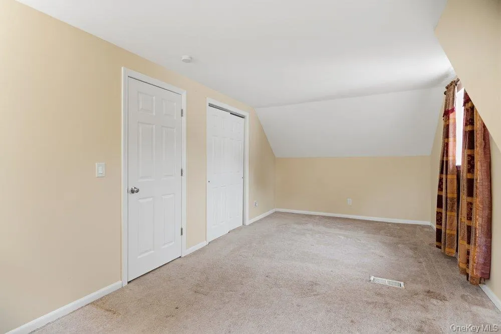 46 Falcon Drive, Smithtown, NY, 4 Bedrooms Bedrooms, 9 Rooms Rooms,2 BathroomsBathrooms,Residential,For Rent,Falcon,0,1017954 46 Falcon Drive, Smithtown, NY, 4 Bedrooms Bedrooms, 9 Rooms Rooms,2 BathroomsBathrooms,Residential,For Rent,Falcon,0,1017954