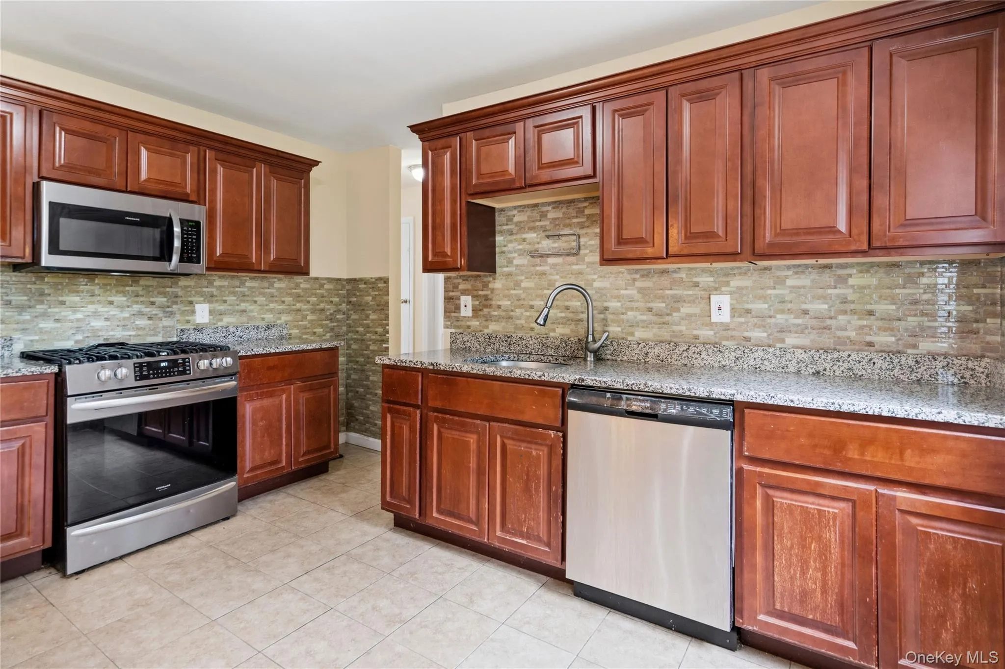 46 Falcon Drive, Smithtown, NY, 4 Bedrooms Bedrooms, 9 Rooms Rooms,2 BathroomsBathrooms,Residential,For Rent,Falcon,0,1017954 46 Falcon Drive, Smithtown, NY, 4 Bedrooms Bedrooms, 9 Rooms Rooms,2 BathroomsBathrooms,Residential,For Rent,Falcon,0,1017954