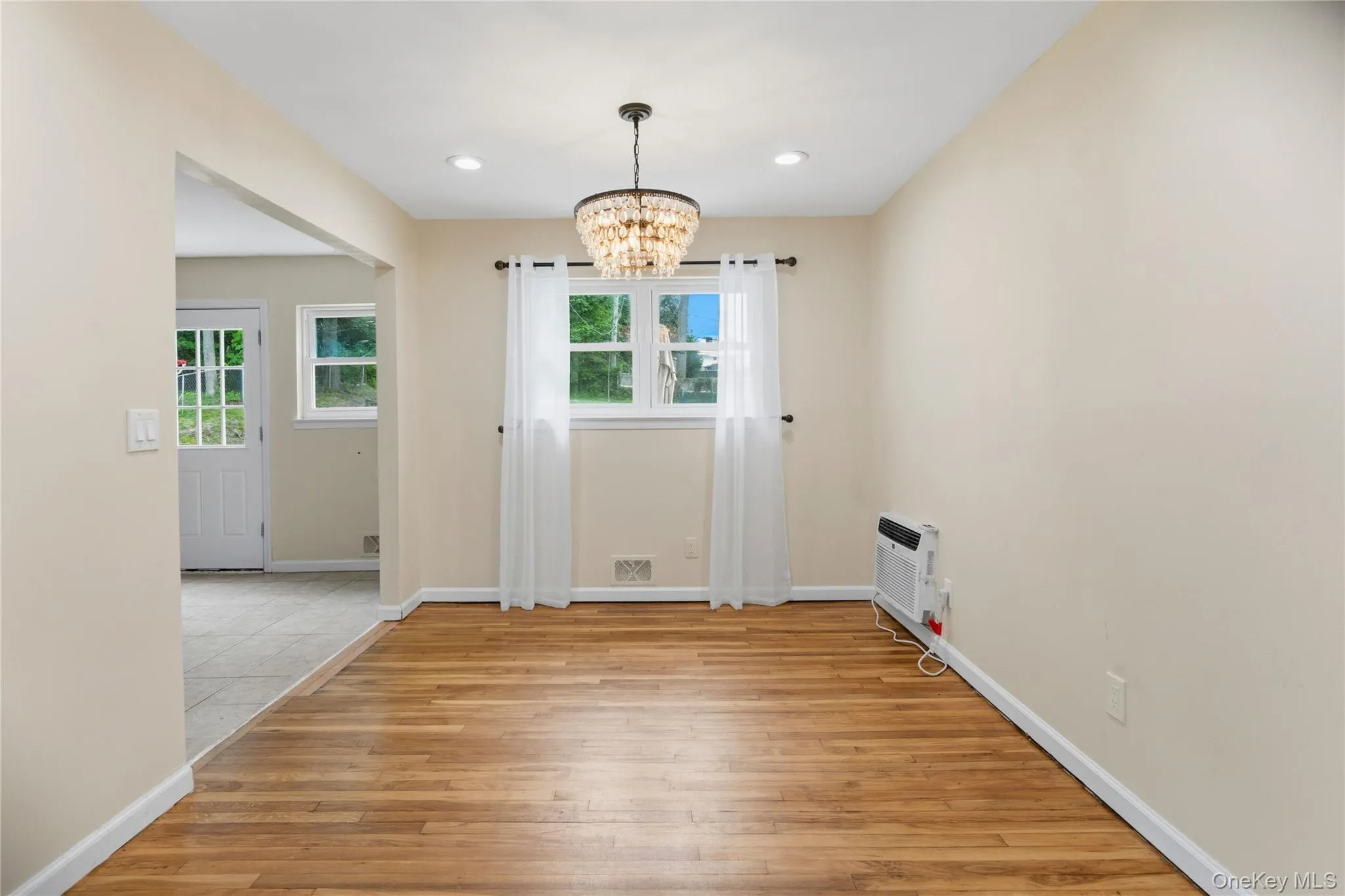 46 Falcon Drive, Smithtown, NY, 4 Bedrooms Bedrooms, 9 Rooms Rooms,2 BathroomsBathrooms,Residential,For Rent,Falcon,0,1017954 46 Falcon Drive, Smithtown, NY, 4 Bedrooms Bedrooms, 9 Rooms Rooms,2 BathroomsBathrooms,Residential,For Rent,Falcon,0,1017954